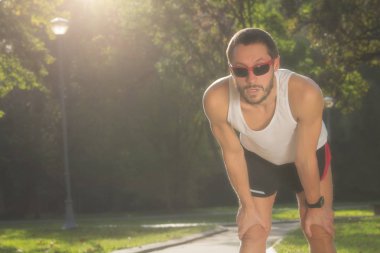 Fiziksel aktivite / parkta koşu / doğa.