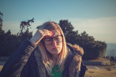 Mevsimlik sağlık sorunları ve sorunları - baş ağrısı / grip / Illner.