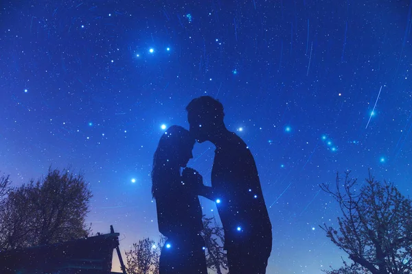 Pareja Bajo Las Estrellas Vía Láctea Trabajo Astronomía —  Fotos de Stock