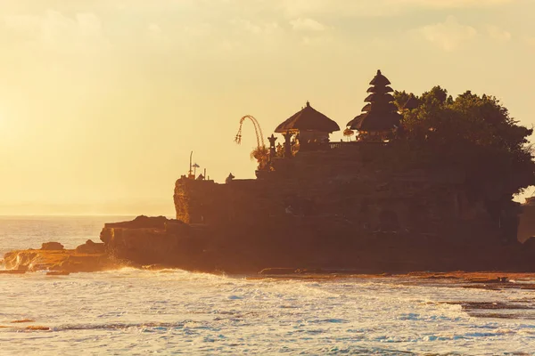 Sziluettjét Tanah Lot Templomtól Bali Indonézia — Stock Fotó