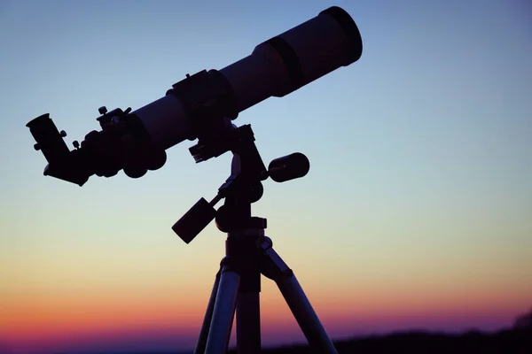 Silhouette Telescope Evening Sky Background — Stock Photo, Image