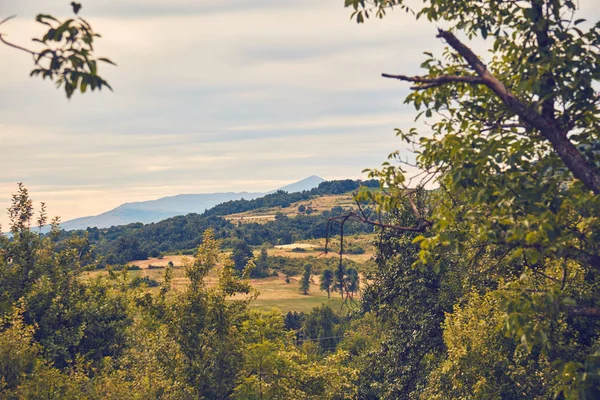 Vista da paisagem montanhosa e montanha Rtanj na Sérvia . — Fotografia de Stock