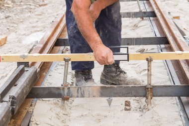 İnşaat işçisi için ağır bir iş..