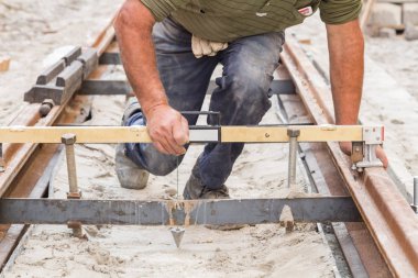 İnşaat işçisi için ağır bir iş..