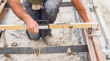 İnşaat işçisi için ağır bir iş..