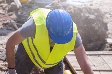 İnşaat işçisi için ağır bir iş..