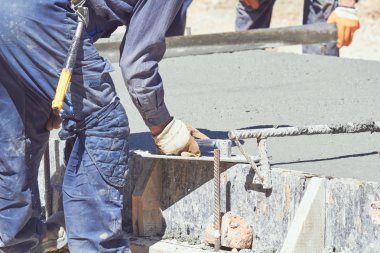 İnşaat işçisi için ağır bir iş..