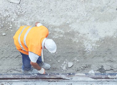 İnşaat işçisi için ağır bir iş..