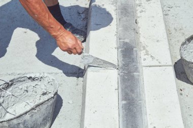 İnşaat işçisi için ağır bir iş..