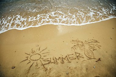 Kumda yaz çizimleri - kumlu bir plajda zevk.