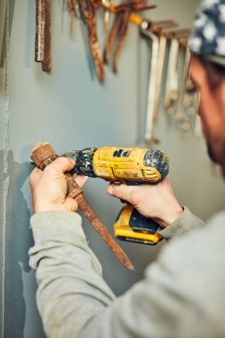 Retro vintage tarzda bir garaj ı yeniden inşa.