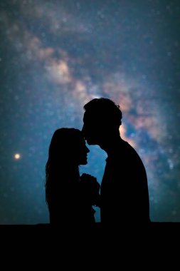 Çift Samanyolu yıldızların altında. Benim astronomi çalışmaları.