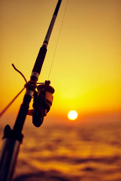 Canne Pêche Sur Bateau Avec Coucher Lever Soleil Horizon Océanique — Photo