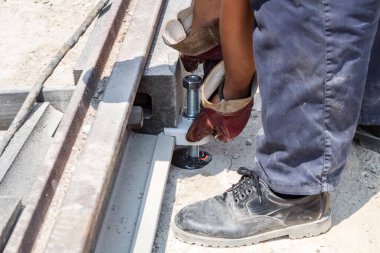 İnşaat işçisi için ağır bir iş..