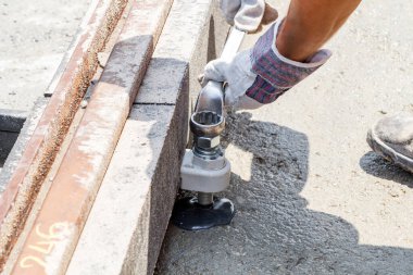 İnşaat işçisi için ağır bir iş..