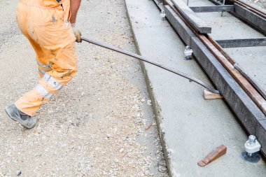 İnşaat işçisi için ağır bir iş..