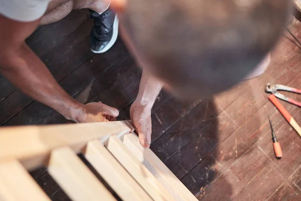 Carpenter Hobbyist Assembling Wooden Boards Home Garage — Stock Photo, Image