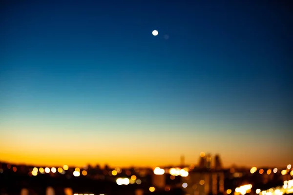Elhomályosítva Város Fényképe Hajnalban Csillagokkal Égen — Stock Fotó