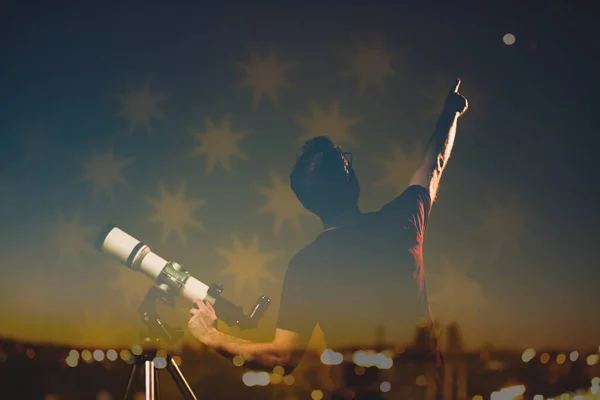 Ερασιτέχνης Αστρονόμος Κοιτάζει Αστέρια Τηλεσκόπιο Αστρονομία Και Αστρολογία — Φωτογραφία Αρχείου