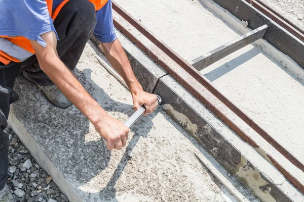 İnşaat işçisi için ağır bir iş..