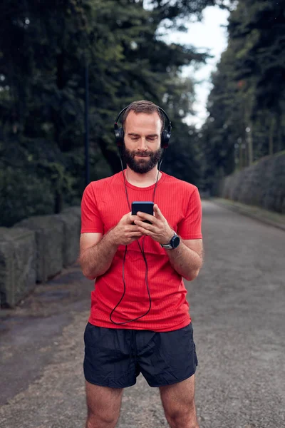 Moe Van Sportieve Volwassen Man Die Pauzeert Het Joggen Sporten — Stockfoto