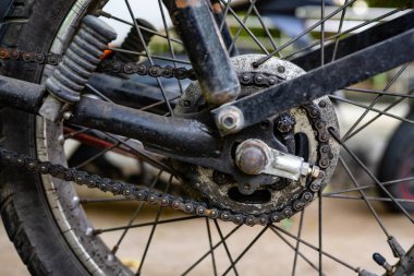 Eski 80'lerin motosikletinin motor görüntüsü