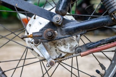 Eski 80'lerin motosikletinin motor görüntüsü