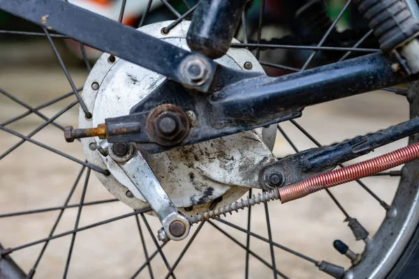 Eski 80'lerin motosikletinin motor görüntüsü