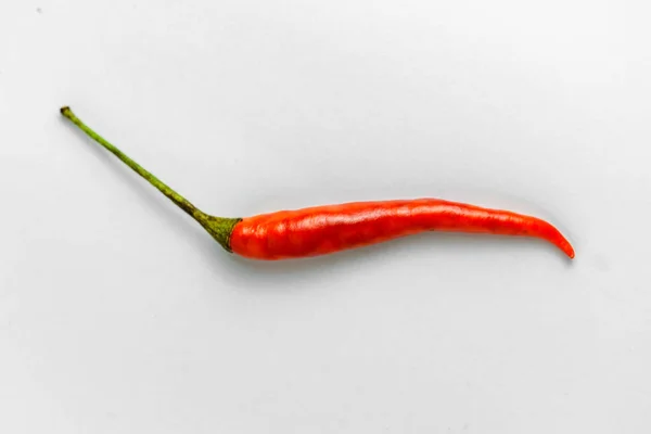 Κοντινό Πλάνο Κόκκινες Πιπεριές Λευκό Φόντο Έννοια Φρέσκων Συστατικών Τροφίμων — Φωτογραφία Αρχείου
