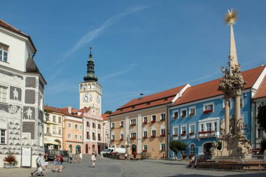 Eski şehrin merkezi meydanı. Mikulov, Çek Cumhuriyeti.
