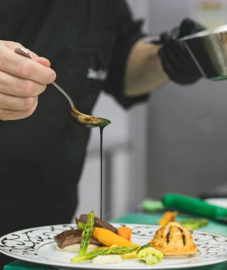 Osmanlı mutfağını souce için şefin son rötuşları