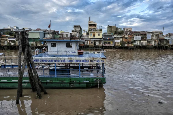 Benim Tho Vietnam Ağustos Mekong Nehri Kıyısında Evler Ağustos 2018 — Stok fotoğraf