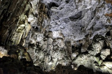 Ha Long Bay Thien Cung Mağarası, Vietnam
