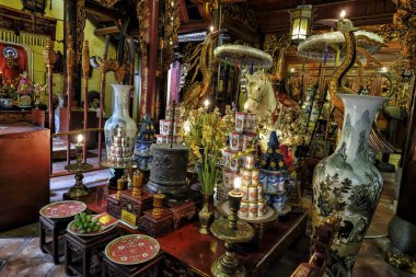 Hanoi, Vietnam - 29 Ağustos: 29 Ağustos 2018 tarihinde Hanoi, Vietnam'da Hanoi'nin eski mahallesinde bulunan Bach Ma Tapınağı'nın içinde.