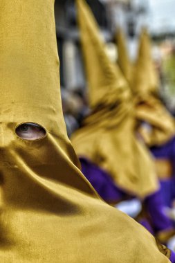 İspanya'da paskalya haftası kutlamalarında tövbekarlar.