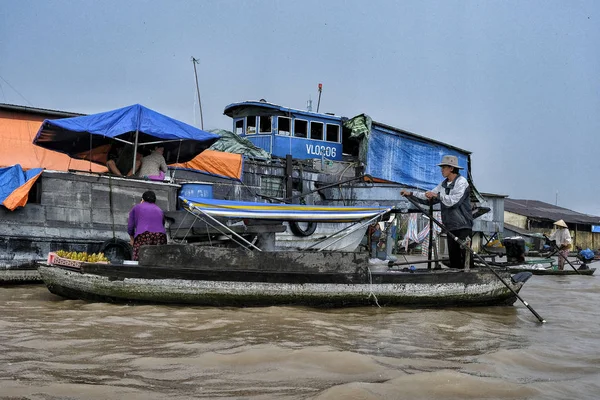 Can Tho Vietnam Augusti Folk Den Flytande Marknadsföra Can Tho — Stockfoto