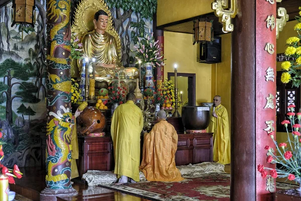 Dalat Vietnã Agosto Pessoas Orando Pagode Chua Linh Quang Agosto — Fotografia de Stock