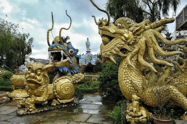 ベトナム ダラットのチュア クアン パゴダ パゴダは 中国とベトナムの芸術を組み合わせた古代の建築様式で建てられました — ストック写真