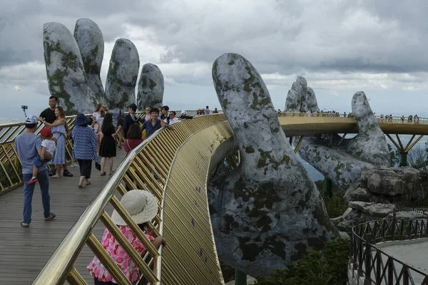 Nang Vietnam August Touristen Der Goldenen Brücke Die Goldene Brücke — Stockfoto