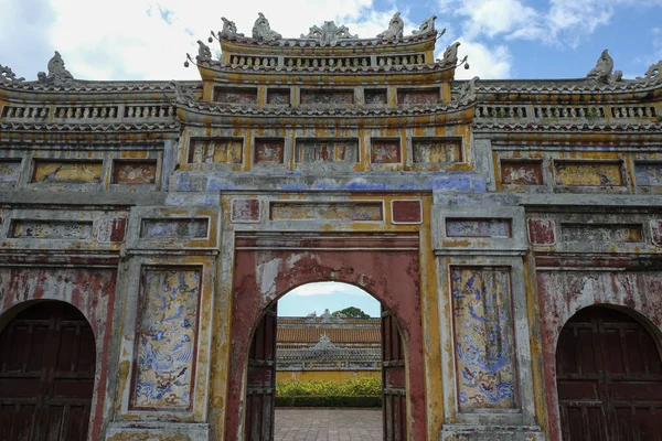 Puerta Colorida Ciudad Imperial Hue Vietnam —  Fotos de Stock