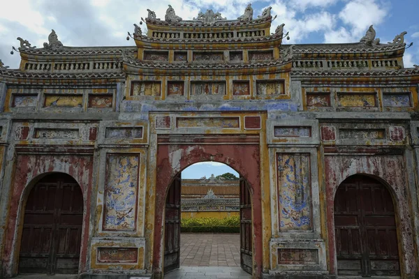 Puerta Colorida Ciudad Imperial Hue Vietnam —  Fotos de Stock