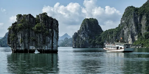 Paesaggio Carsico Baia Halong Vietnam — Foto Stock