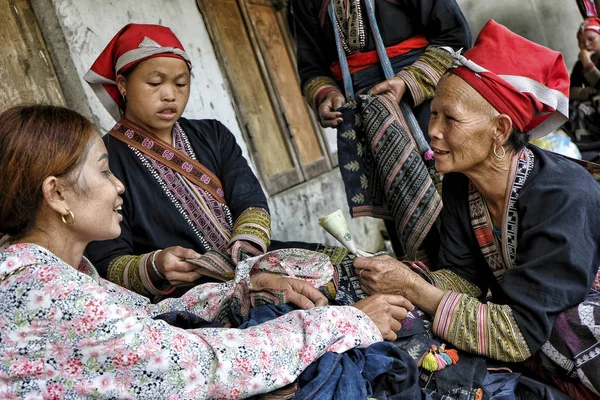 Phin Vietnam Augustus Rode Dao Vrouwen Naaien Het Dorp Augustus — Stockfoto