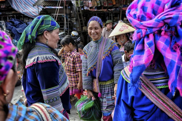 Bac Vietnam Ağustos Ağustos 2018 Tarihinde Yerel Pazarda Hmong Yerli — Stok fotoğraf