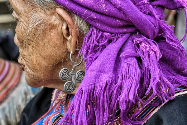 Bac Vietnam Agosto Retrato Una Vendedora Tribu Indígena Hmong Mercado — Foto de Stock