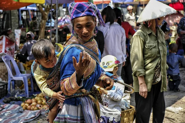 Bac Vietnam Agosto Vendedora Tribu Indígena Hmong Mercado Local Agosto — Foto de Stock