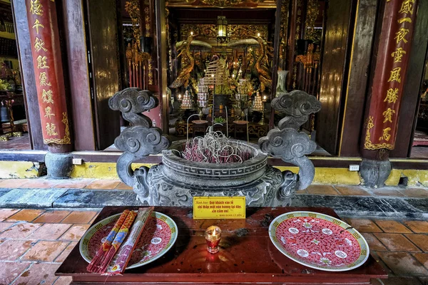 Hanoi Vietnam Agosto Dentro Del Templo Bach Ubicado Casco Antiguo — Foto de Stock