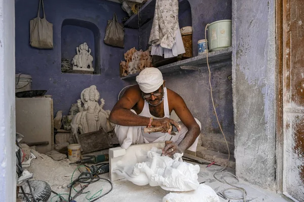 Jaipur Indien Augusti 2020 Hantverkare Som Arbetar Marmorstaty Jaipur Den Stockbild
