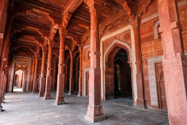 Fatehpur Sikri, Hindistan - Eylül 2020: Fatehpur Sikri 'deki Jama Mescidi Camii 4 Eylül 2020' de Uttar Pradesh, Hindistan.