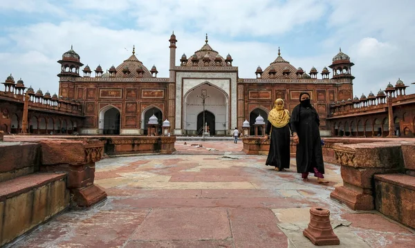Agra Índia Setembro 2020 Mulher Saindo Mesquita Jama Masjid Localizada — Fotografia de Stock